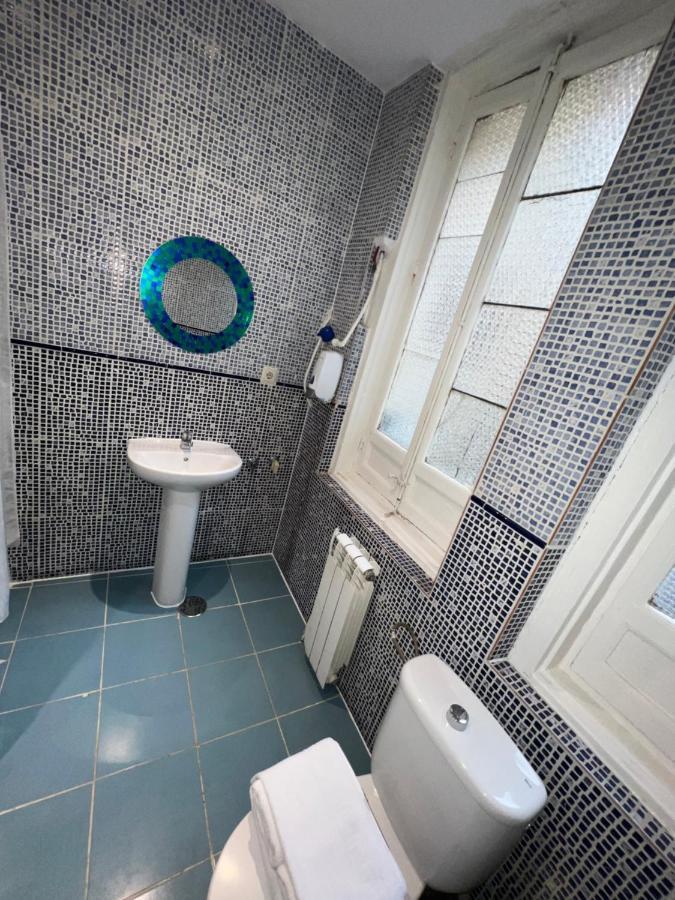 Hostal Abaaly Madrid Exterior foto
