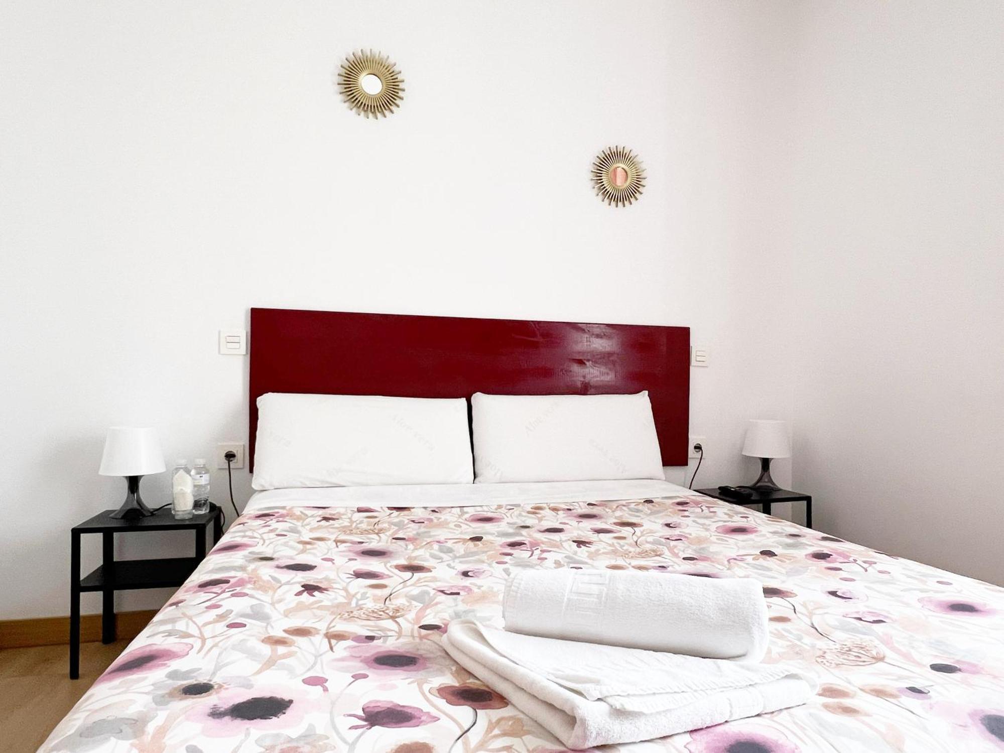 Hostal Abaaly Madrid Exterior foto