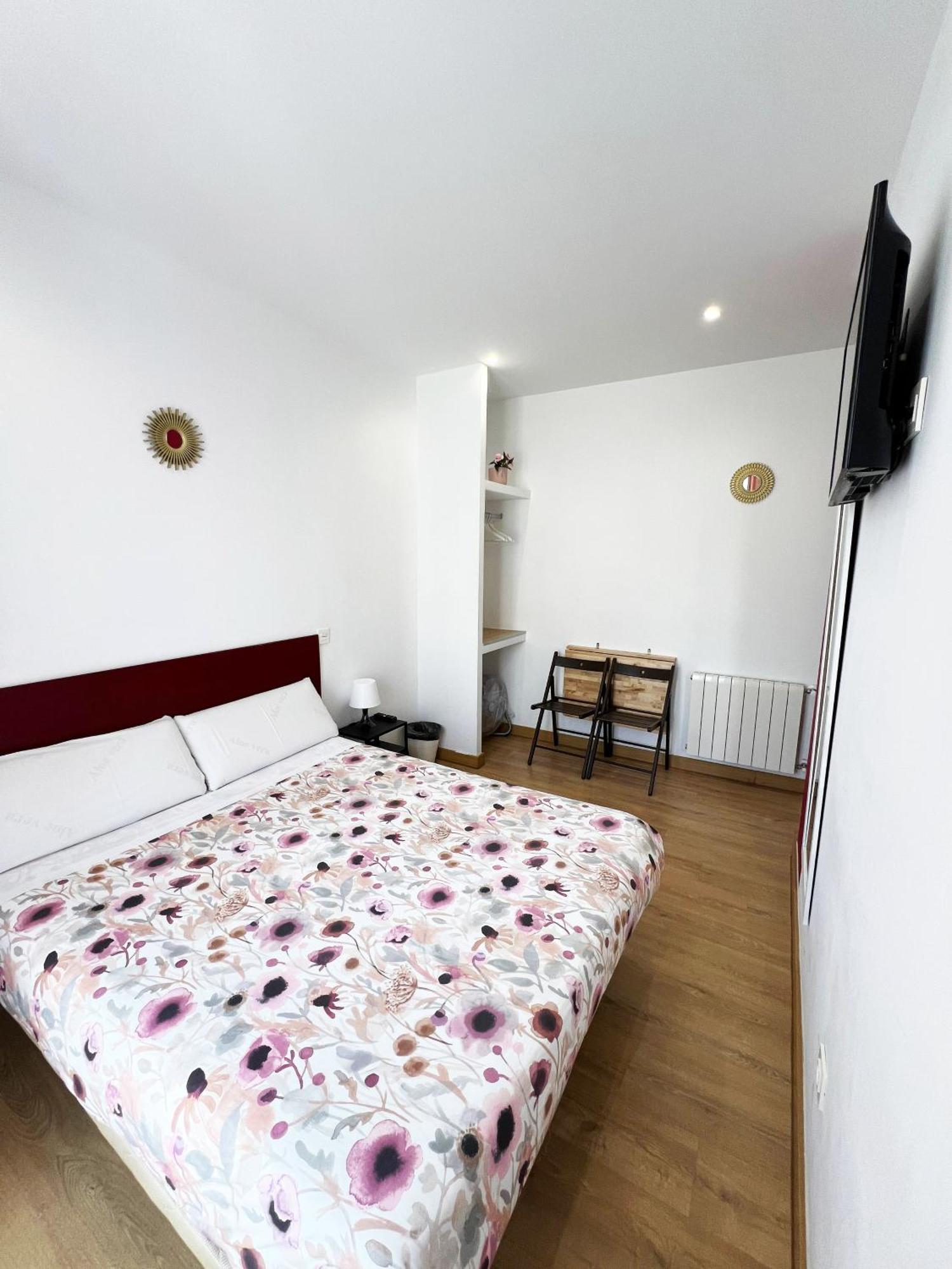 Hostal Abaaly Madrid Exterior foto