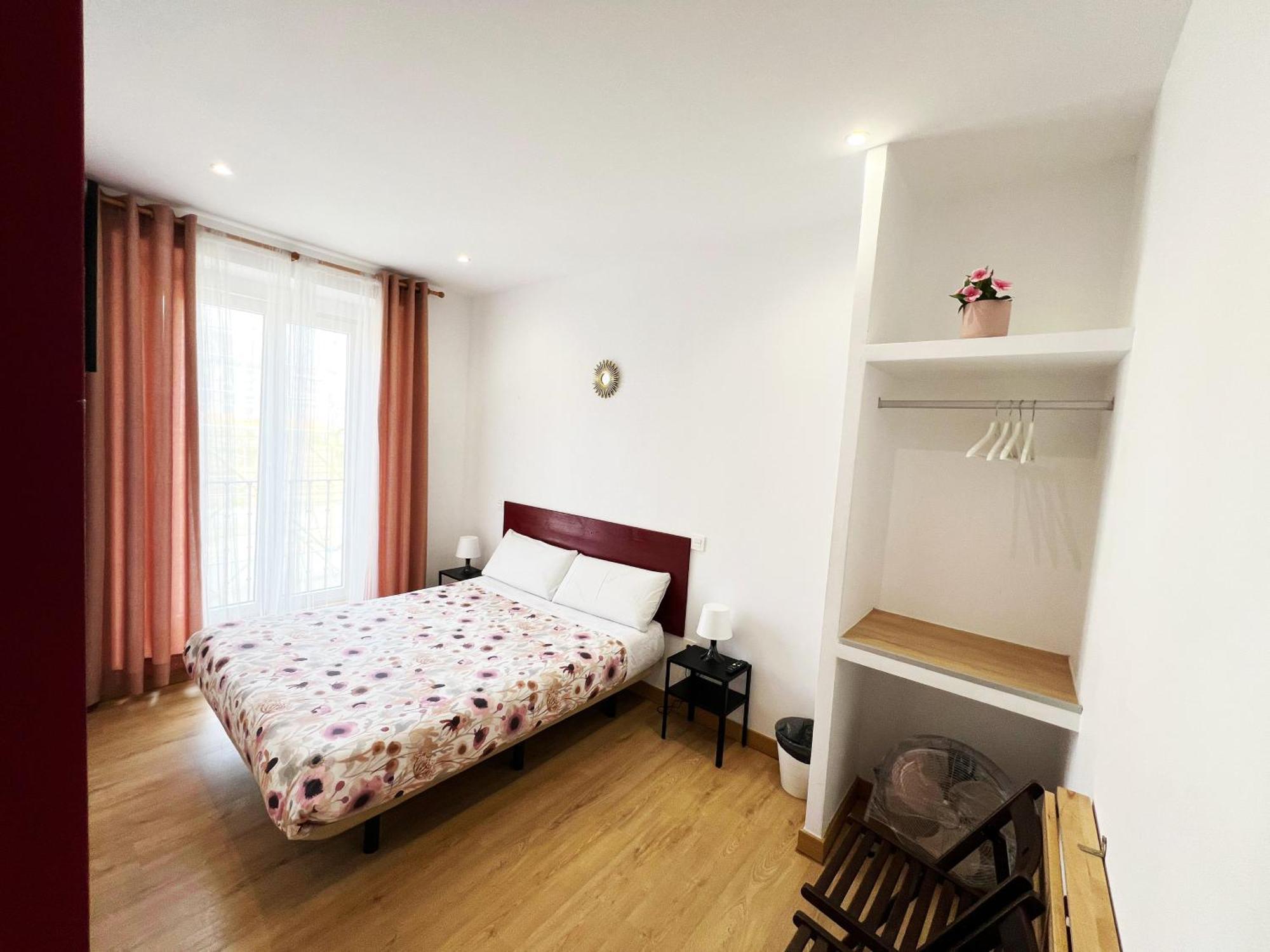 Hostal Abaaly Madrid Exterior foto