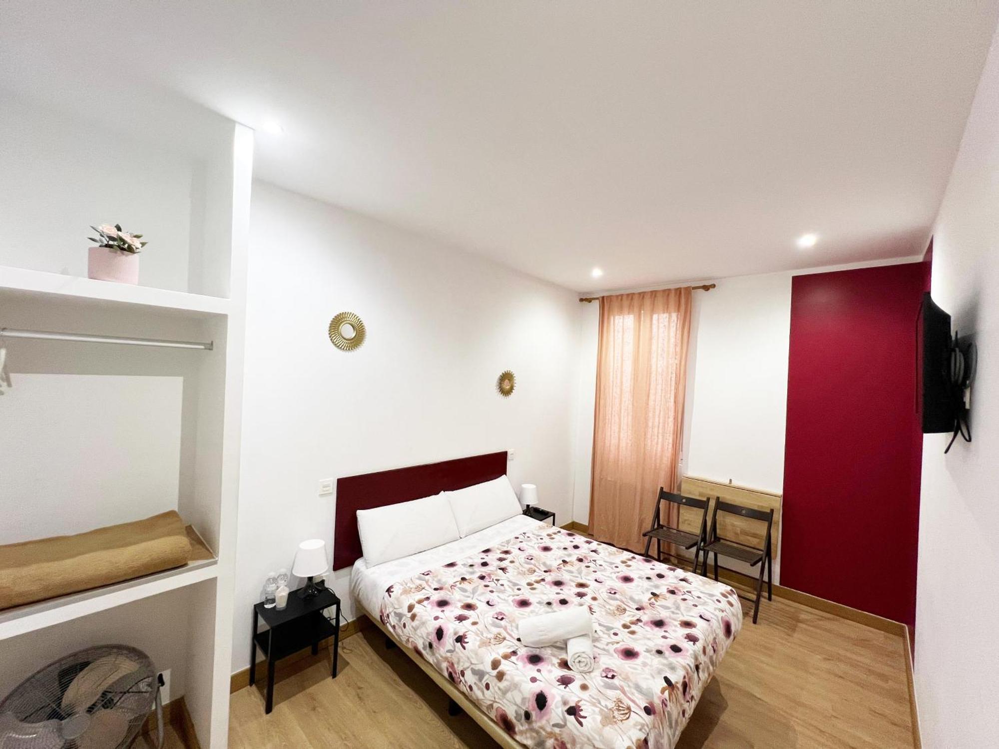 Hostal Abaaly Madrid Exterior foto
