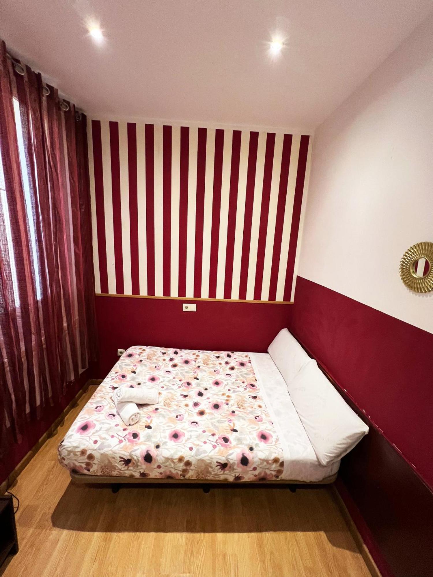 Hostal Abaaly Madrid Exterior foto