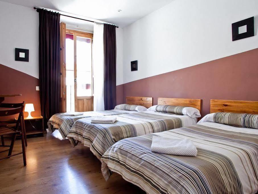 Hostal Abaaly Madrid Exterior foto