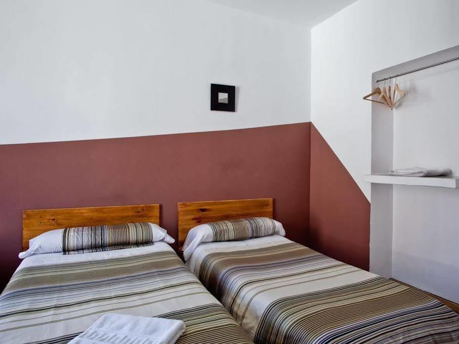 Hostal Abaaly Madrid Exterior foto